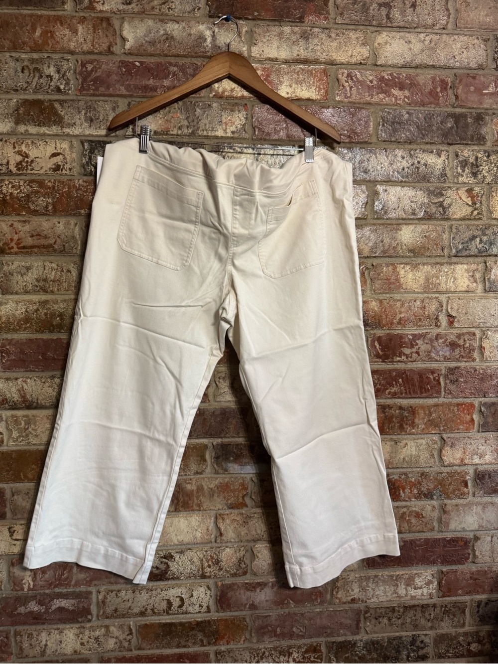 NWT Isabel by Ingrid and Isabel maternity pants